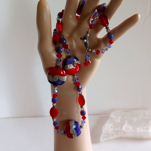 VINTAGE  ITALIAN MURANO ART GLASS TWO COLORS  CARVED DESIGN NECKLACE 25" LONG - Picture 4 of 7